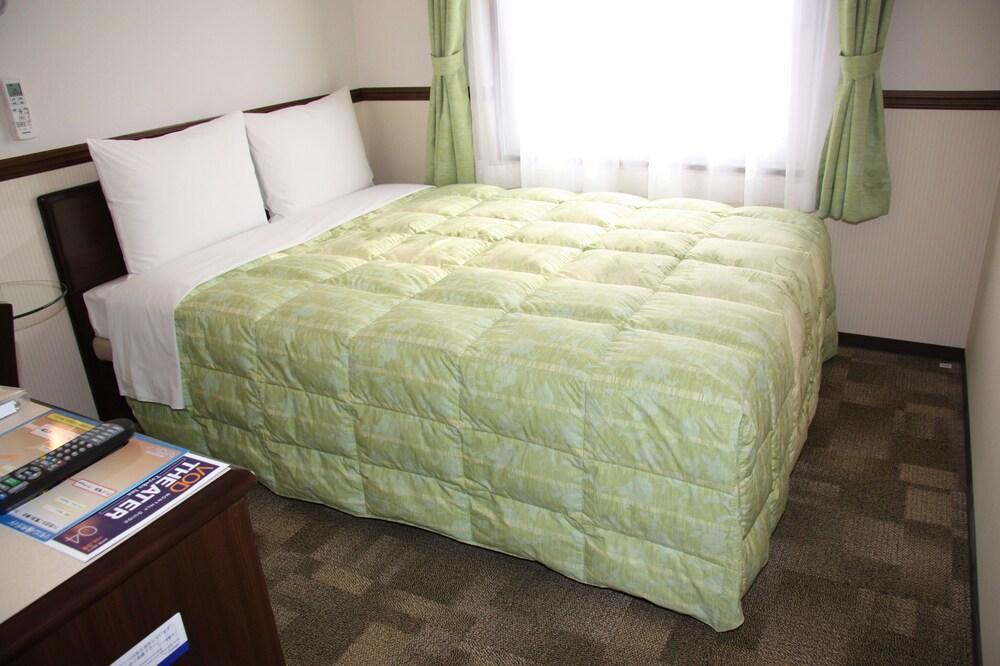 טויונאקה Toyoko Inn Osaka Itami Airport מראה חיצוני תמונה