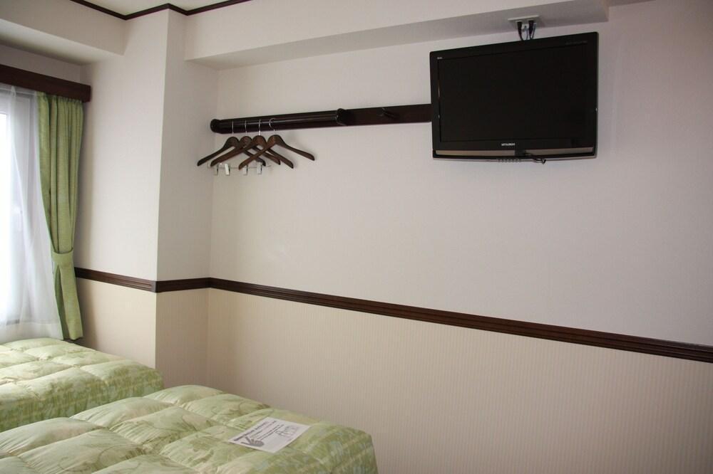 טויונאקה Toyoko Inn Osaka Itami Airport מראה חיצוני תמונה