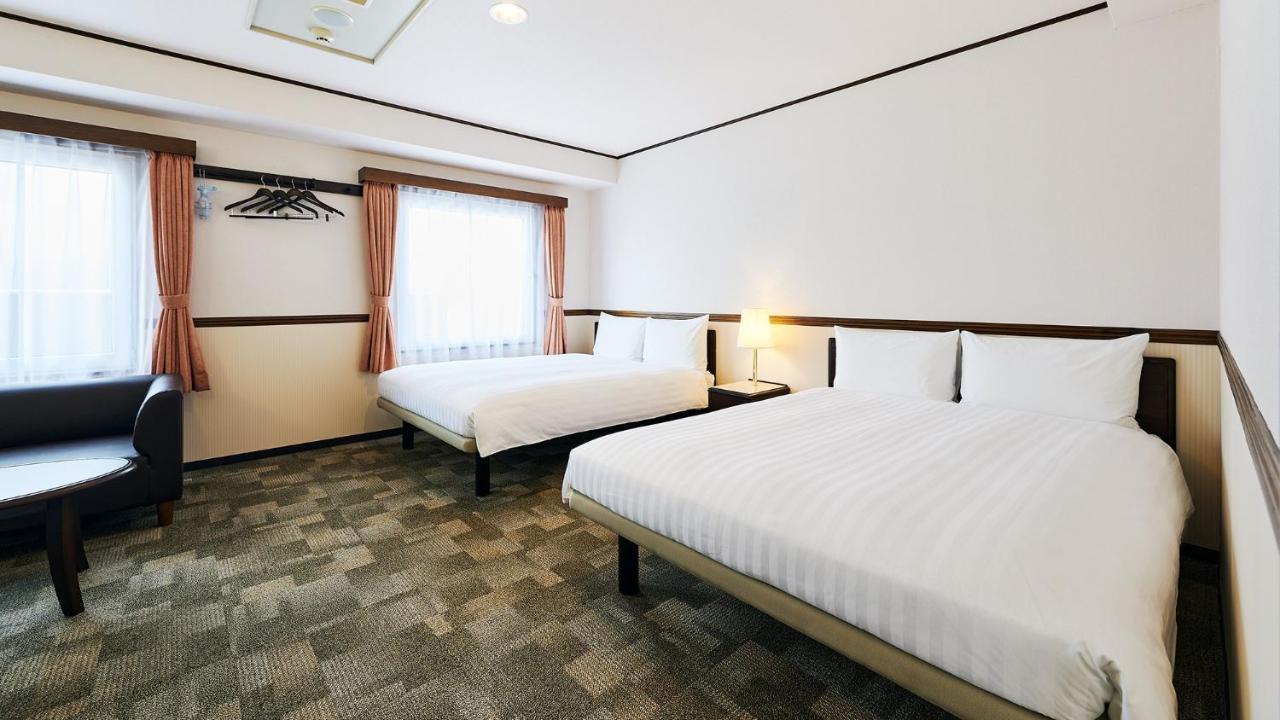 טויונאקה Toyoko Inn Osaka Itami Airport מראה חיצוני תמונה