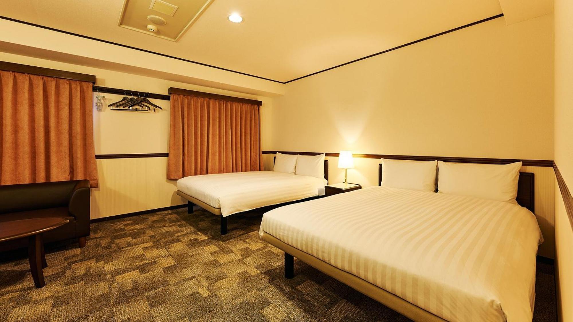 טויונאקה Toyoko Inn Osaka Itami Airport חדר תמונה