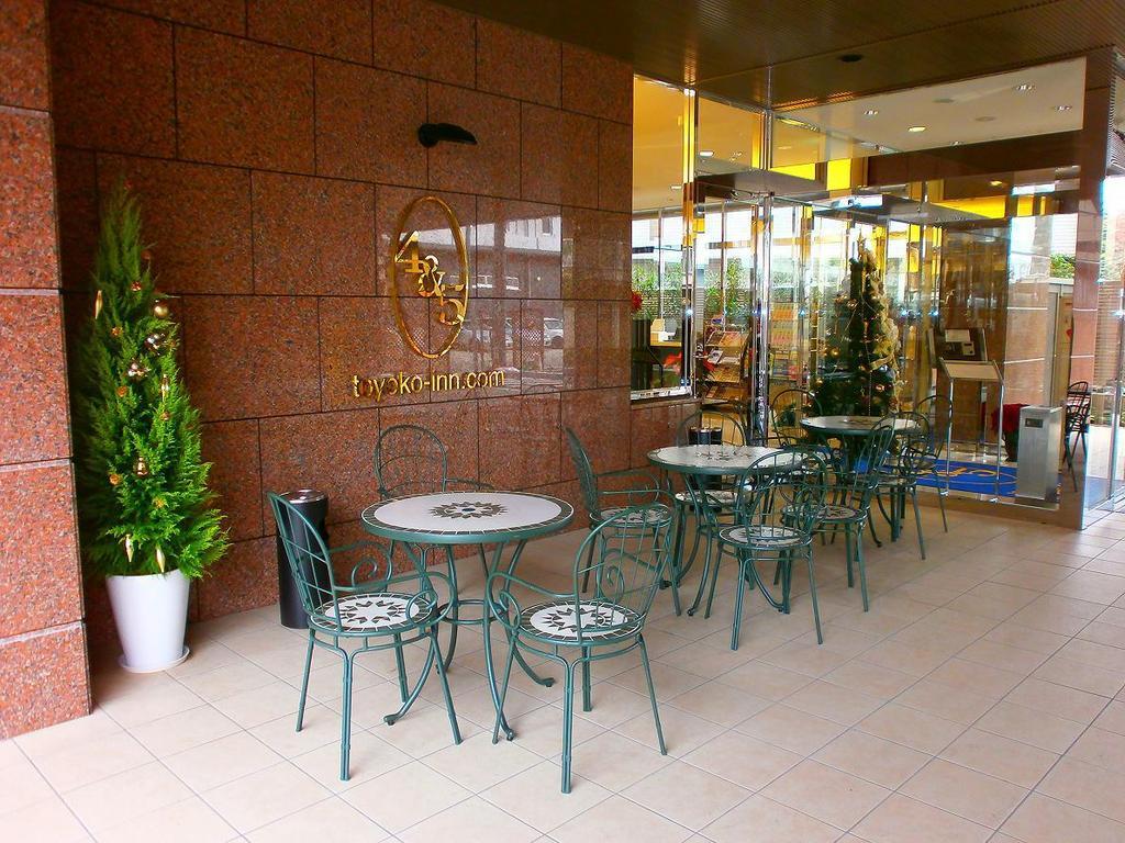 טויונאקה Toyoko Inn Osaka Itami Airport מראה חיצוני תמונה