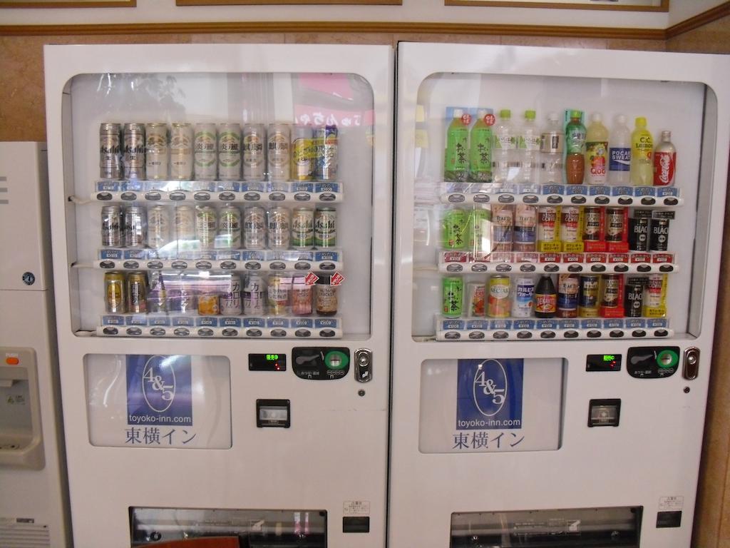 טויונאקה Toyoko Inn Osaka Itami Airport מראה חיצוני תמונה